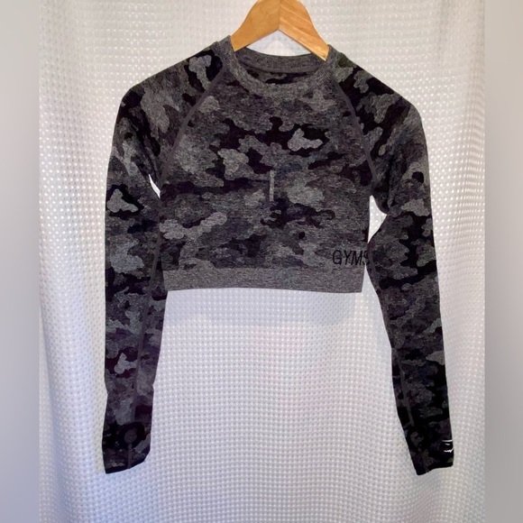 Women’s Gymshark Adapt Camo Seamless Long Sleeve Crop Top size medium - Picture 2 of 16